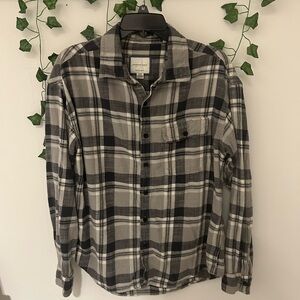 American Eagle Black and Gray Plaid Shirt